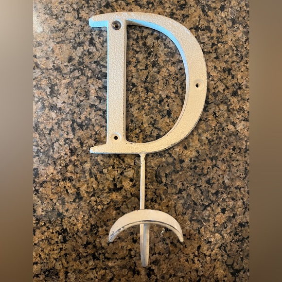 Cream/off white metal hanging letter “D” to hang towels, keys, or clothes on. - Picture 7 of 7